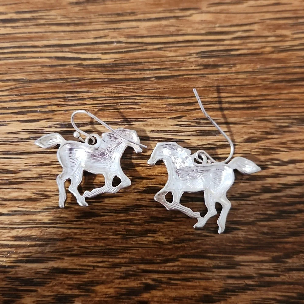 Silver toned horse earrings - Picture 2 of 2